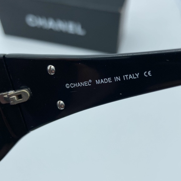 CHANEL CC LOGO CRYSTAL BLACK POLARIZED SUNGLASSES - Picture 8 of 13